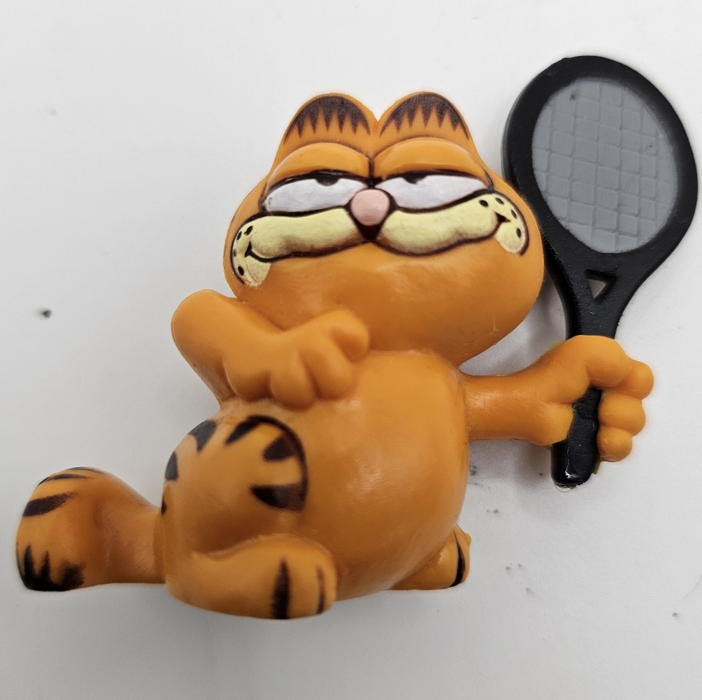 1980s vintage United Syndicate Garfield Tennis Figurine Toy Collectible 2.5"
